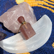 Load image into Gallery viewer, Perfume necklace
