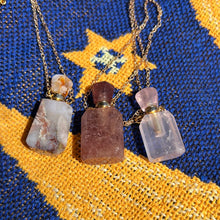 Load image into Gallery viewer, Perfume necklace
